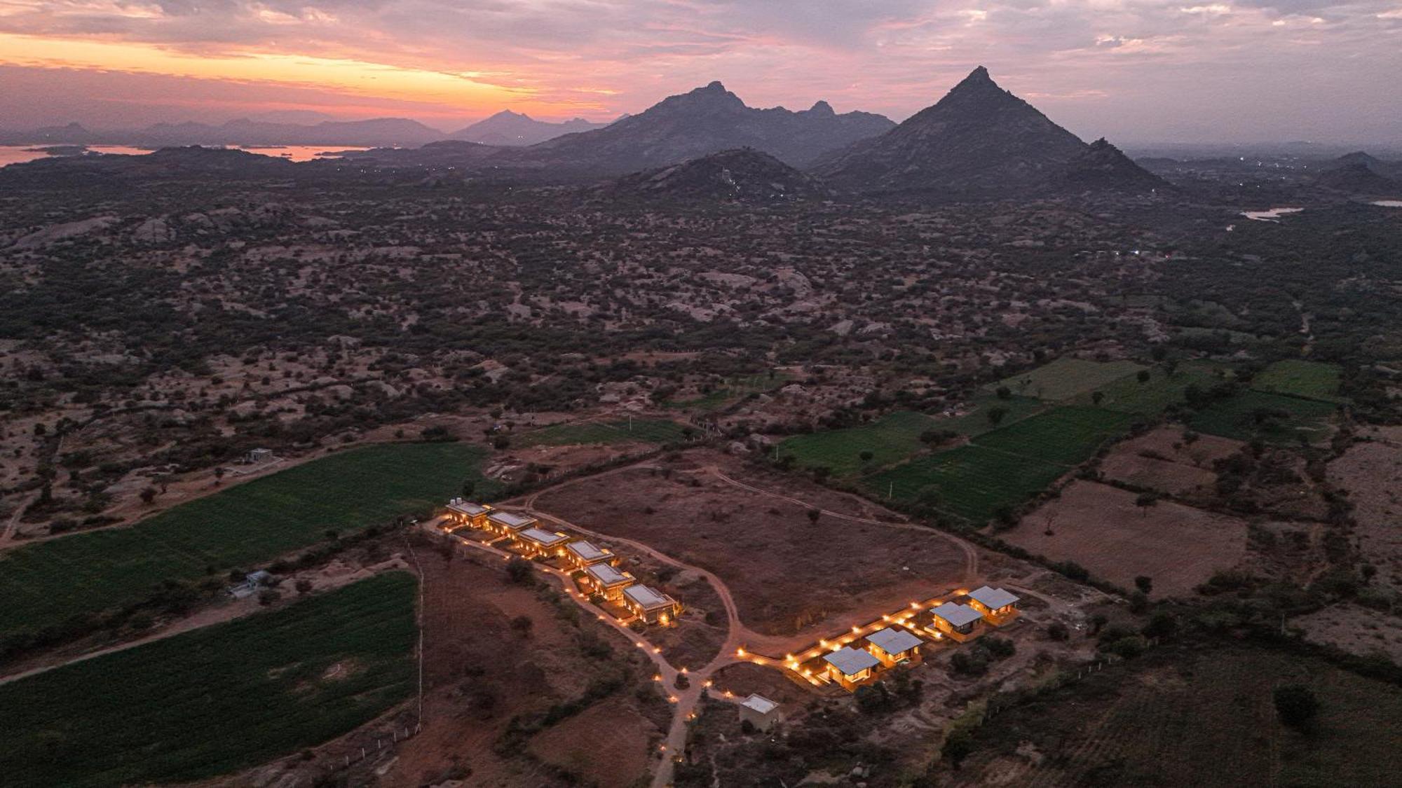 ホテル Kurja Jawai Bisalpur エクステリア 写真